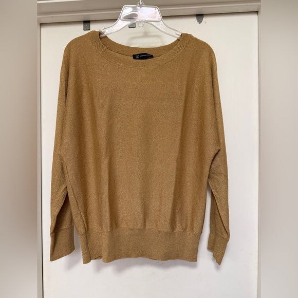 INC International Concepts Tops - INC long sleeve gold metallic Crewneck top / size M